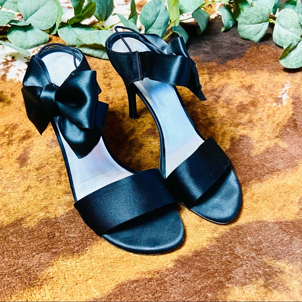 Stuart Weitzman Black Satin Leather Sole Heels 8